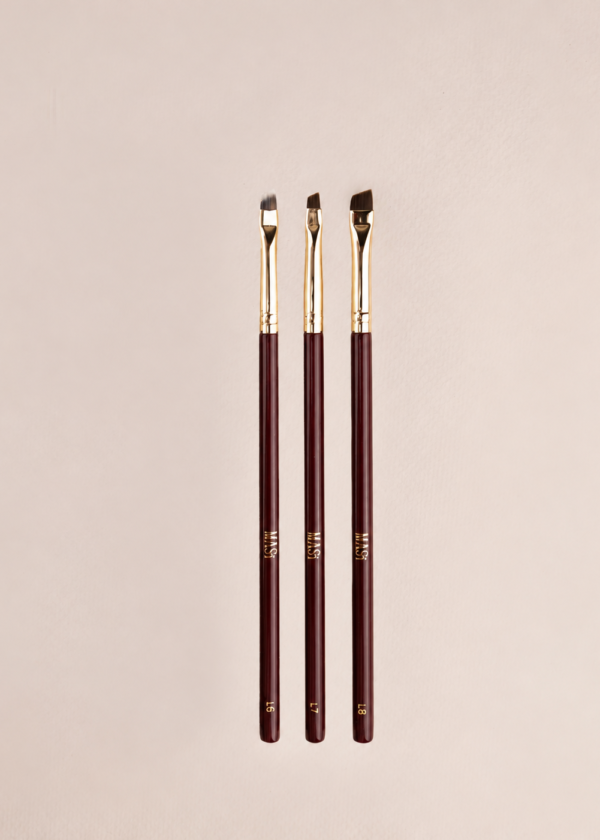 makeup brush for lines and eyeliner