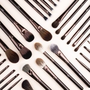 Makiažo teptukų rinkinys MASI PRO (dėl užsakymo kreiptis el. P. Info@masi-beauty.com)