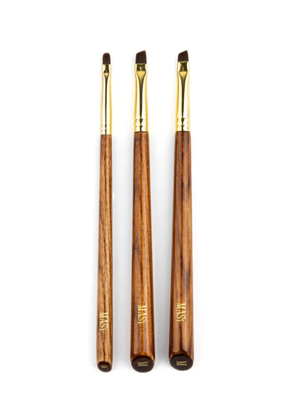 makeup brushes for lines