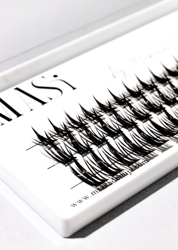 false eyelashes